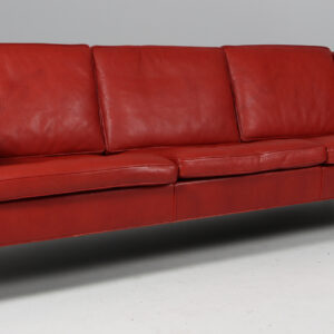 Børge Mogensen. Fritstående trepers. sofa, model 2213. Original betrukket