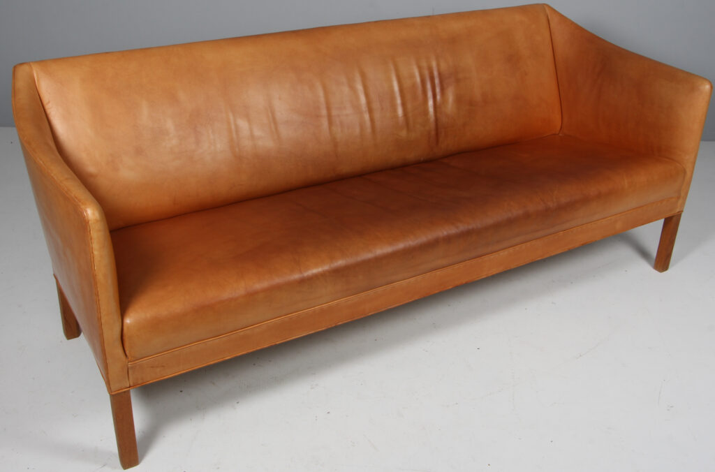 Ejner Larsen & Aksel Bender Madsen tre personers sofa, Slotsholm Serien. Original betrukket - Billede 2