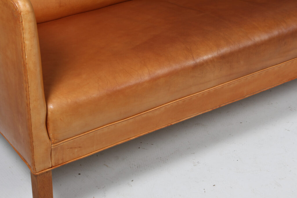 Ejner Larsen & Aksel Bender Madsen tre personers sofa, Slotsholm Serien. Original betrukket - Billede 6