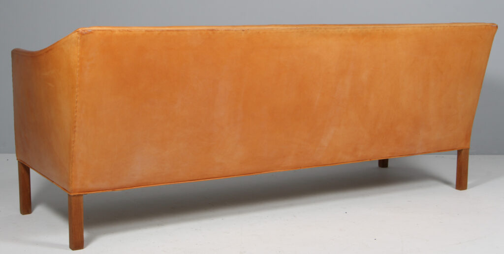 Ejner Larsen & Aksel Bender Madsen tre personers sofa, Slotsholm Serien. Original betrukket - Billede 5