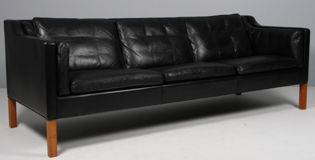 Børge Mogensen. Fritstående trepers. sofa, model 2213. Original betrukket