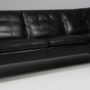 Børge Mogensen. Fritstående trepers. sofa, model 2213. Original betrukket