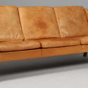 Børge Mogensen. Fritstående tre pers. sofa, model 2209. Original betrukket