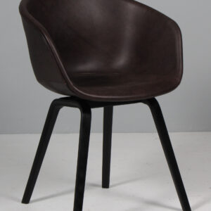 Hay AAC22 About A Chair armstole, nybetrukket mokka anilin