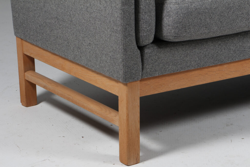 Erik Ole Jørgensen to personers sofa, model EJ315, nybetrukket - Billede 4