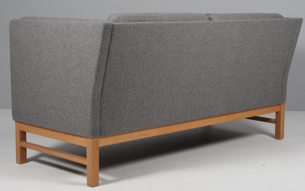 Erik Ole Jørgensen to personers sofa, model EJ315, nybetrukket - Billede 3