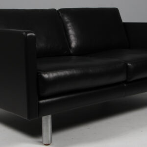 Erik Jørgensen to personers sofa, model EJ220. Nybetrukket anilin læder