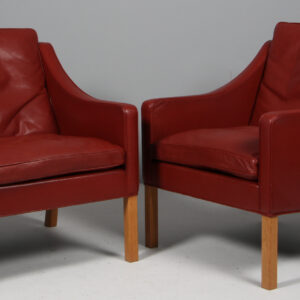 Børge Mogensen. Par lænestole, model 2207. Original betrukket