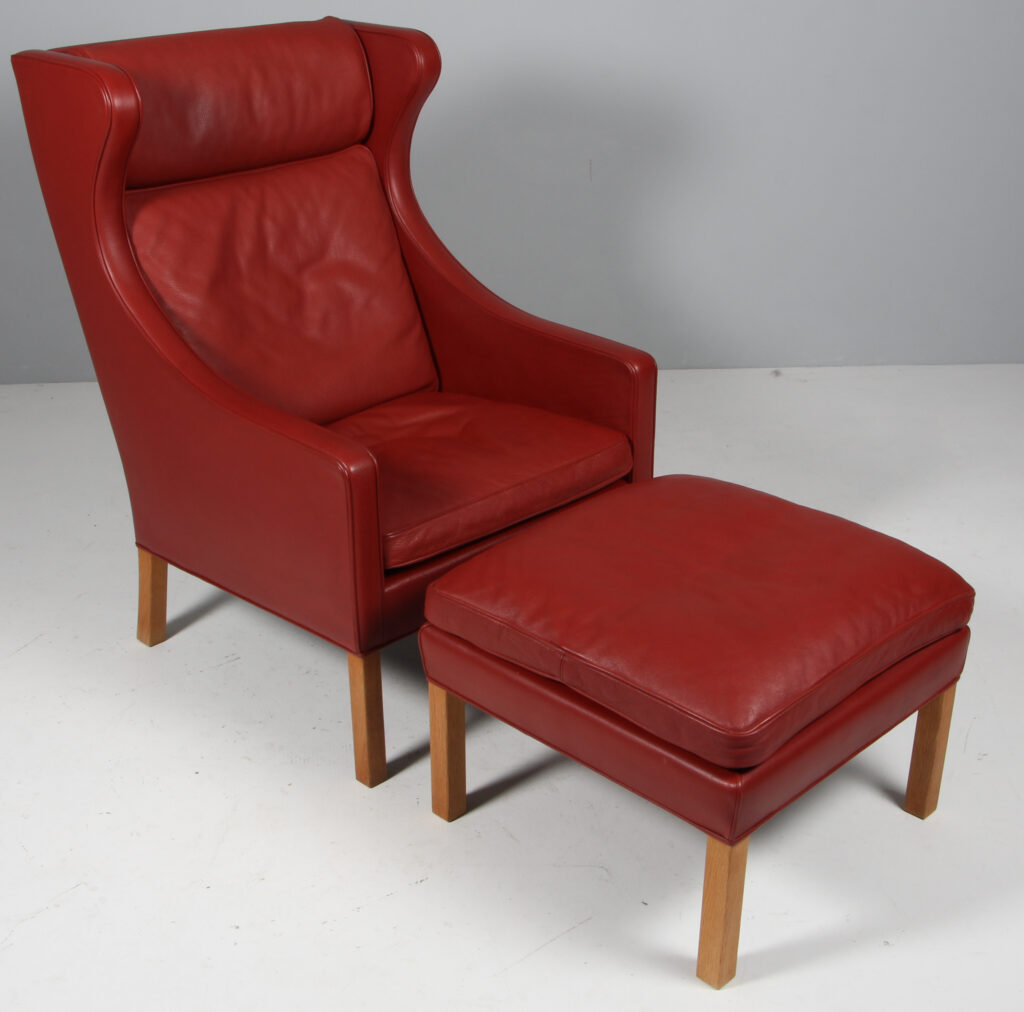 Børge Mogensen øreklapstol med skammel, original betrukket. Model 2204 - Billede 2