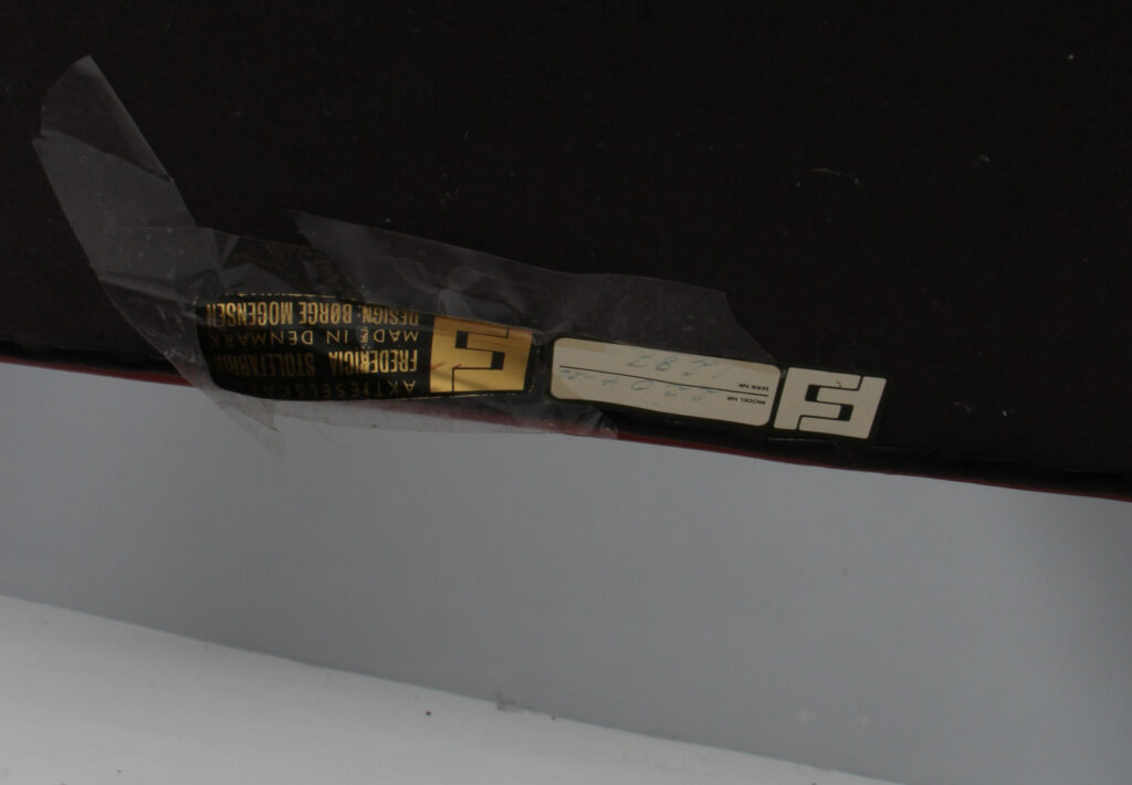 Børge Mogensen øreklapstol med skammel, original betrukket. Model 2204 - Billede 4