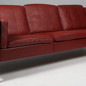 Børge Mogensen. Fritstående trepers. sofa, model 2213. Original betrukket