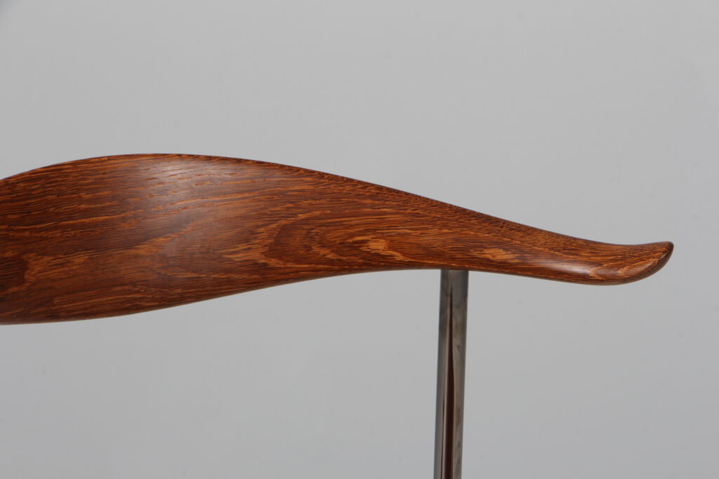 Hans J. Wegner armstol af røget eg og læder. Model CH88 - Billede 8
