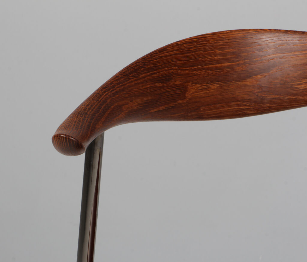 Hans J. Wegner armstol af røget eg og læder. Model CH88 - Billede 7