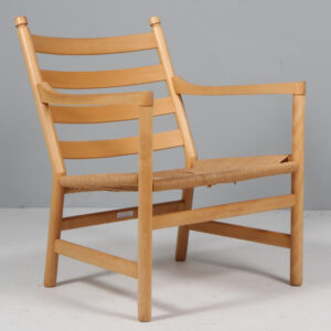 Hans J. Wegner lænestol af bøg og flet, model CH44