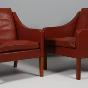 Børge Mogensen. Par lænestole, model 2207. Original betrukket