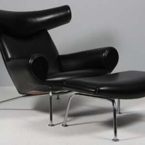 Hans J. Wegner Ox chair samt skammel af sort elegance anilin læder, jubillæums model